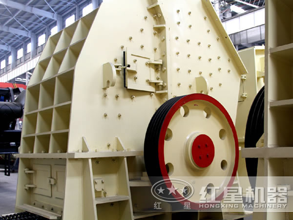 錘式破碎機側面結構展示圖